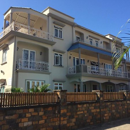 Jet Villa Flic en Flac Экстерьер фото