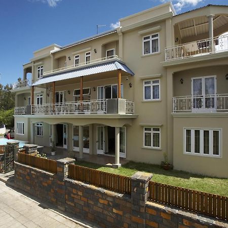 Jet Villa Flic en Flac Экстерьер фото