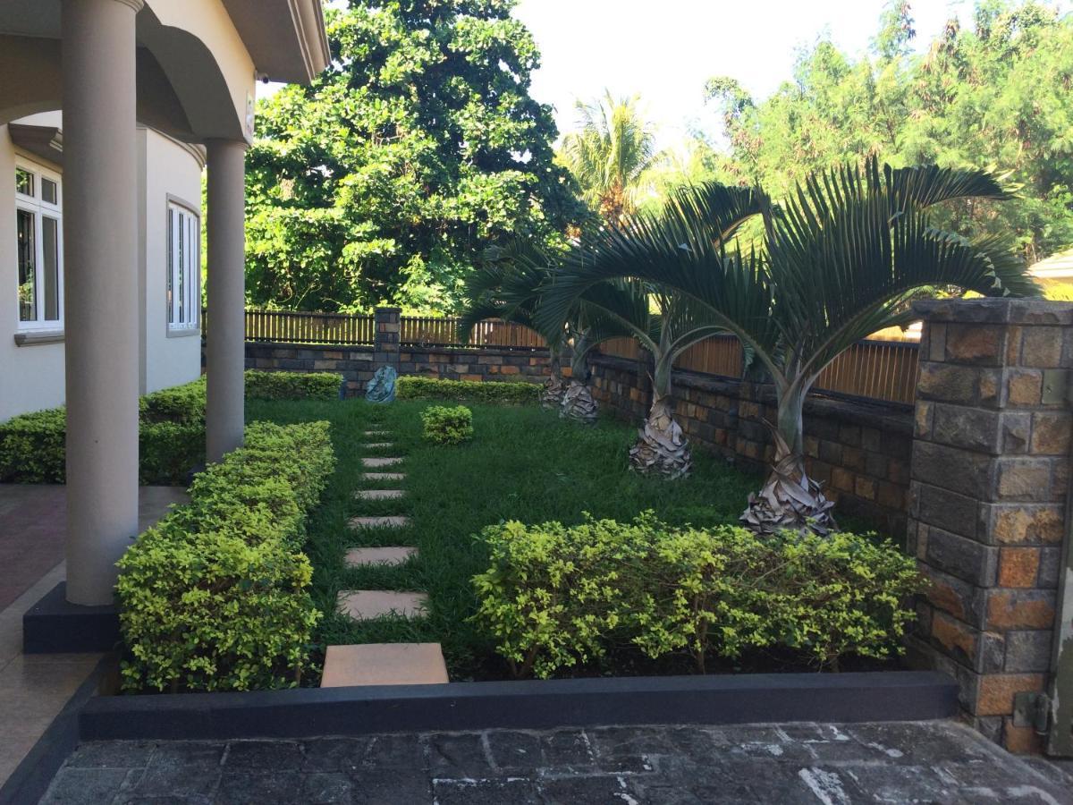 Jet Villa Flic en Flac Экстерьер фото