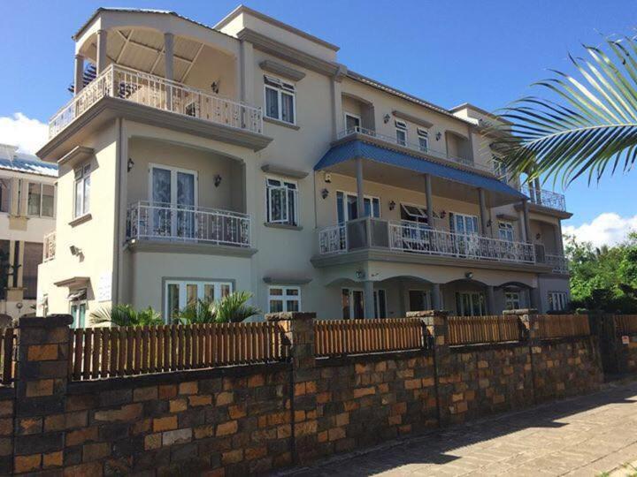 Jet Villa Flic en Flac Экстерьер фото