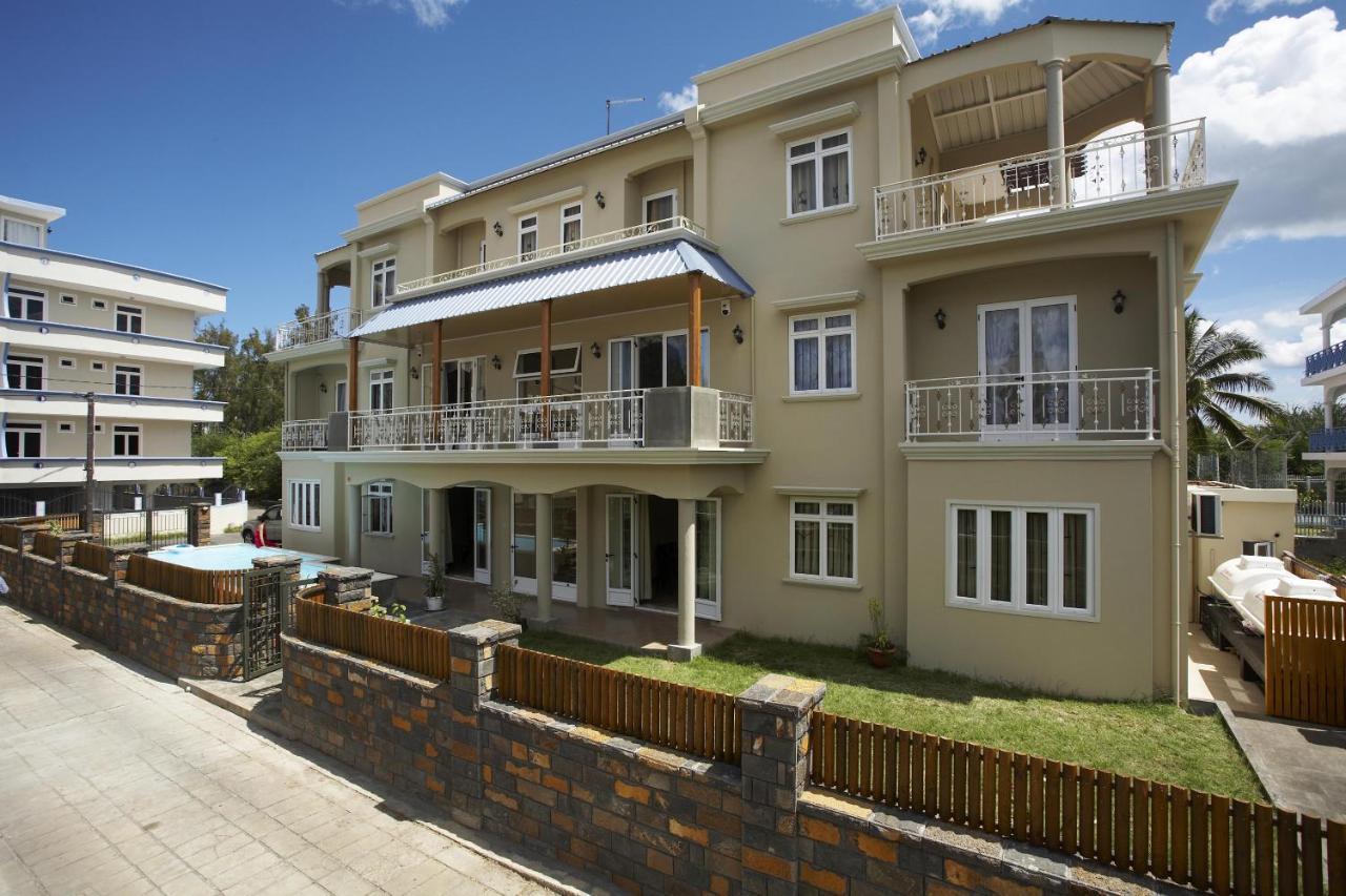 Jet Villa Flic en Flac Экстерьер фото